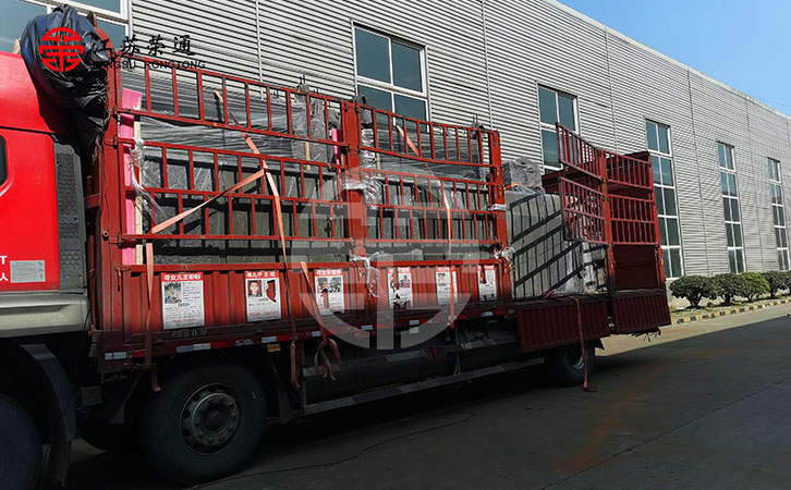 江蘇鹽城智能公交站臺(tái)裝車(chē)發(fā)貨