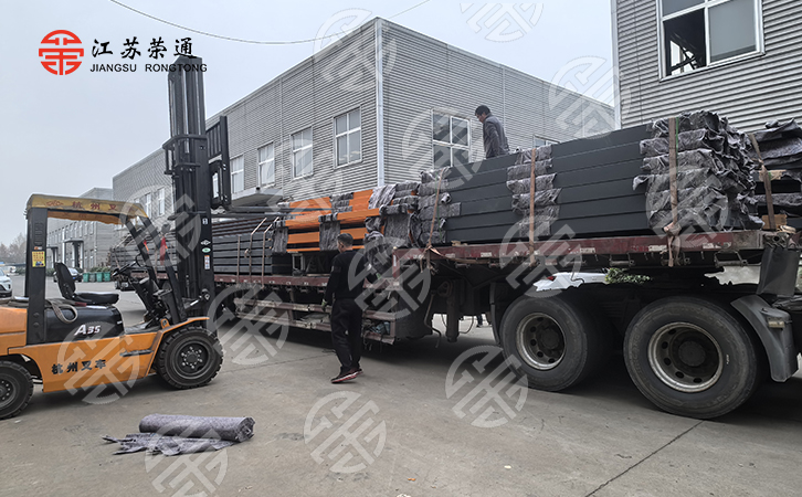 電動自行車亭廠家正在裝車發(fā)貨 電動自行車亭廠家正在裝車發(fā)貨