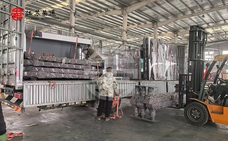 湖北孝感新建公交候車亭使用專車運(yùn)輸 湖北孝感新建公交候車亭使用專車運(yùn)輸