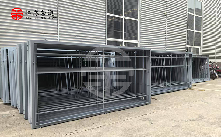 深圳智能候車亭燈箱組裝進(jìn)行中 深圳智能候車亭燈箱組裝進(jìn)行中