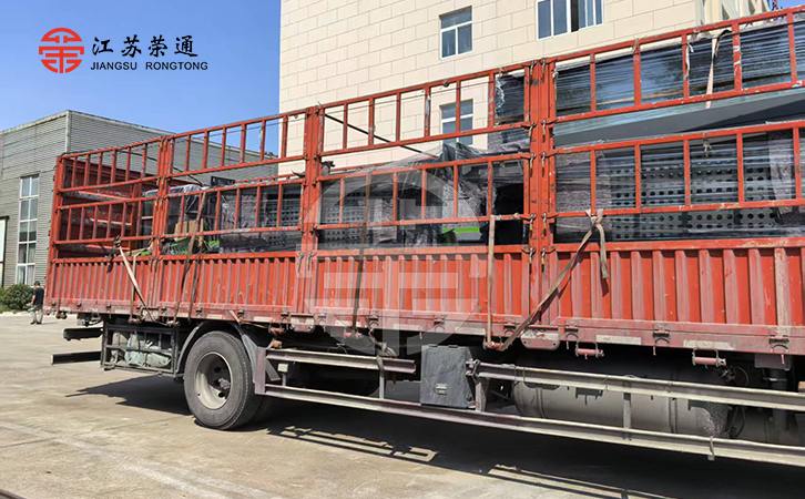 杭州智能公交站臺(tái)第2批包裝發(fā)貨中