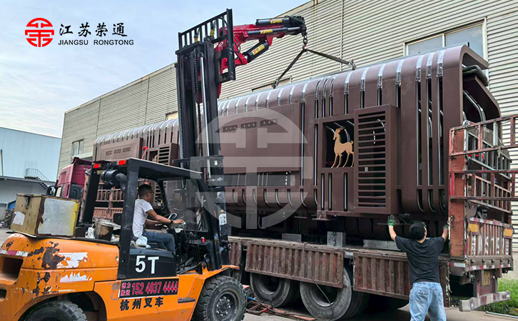 甘肅敦煌智能候車(chē)亭第1批裝車(chē)發(fā)貨圖 甘肅敦煌智能候車(chē)亭第1批裝車(chē)發(fā)貨圖