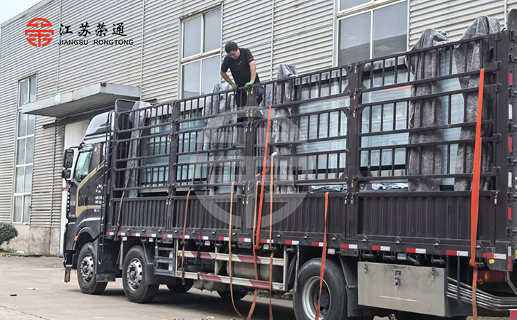 不銹鋼公交站臺(tái)第2批即將發(fā)往北京